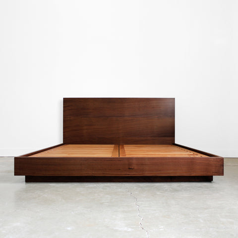 Hanko Plinth Bed